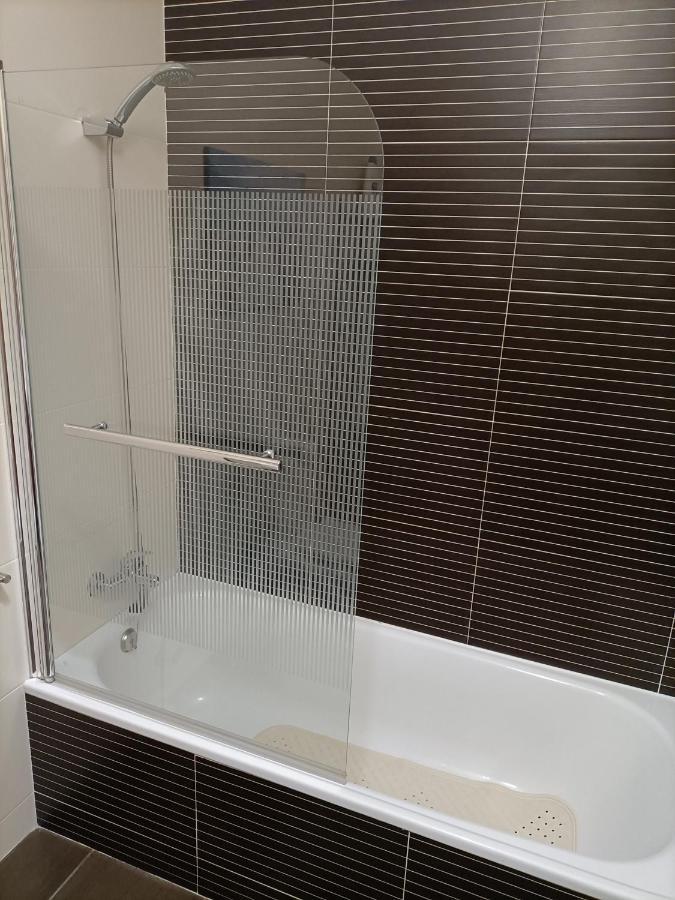Modern 1Br For 4 - Great For Long Stays, 10 Min To Attractions Vila Nova de Gaia Bagian luar foto
